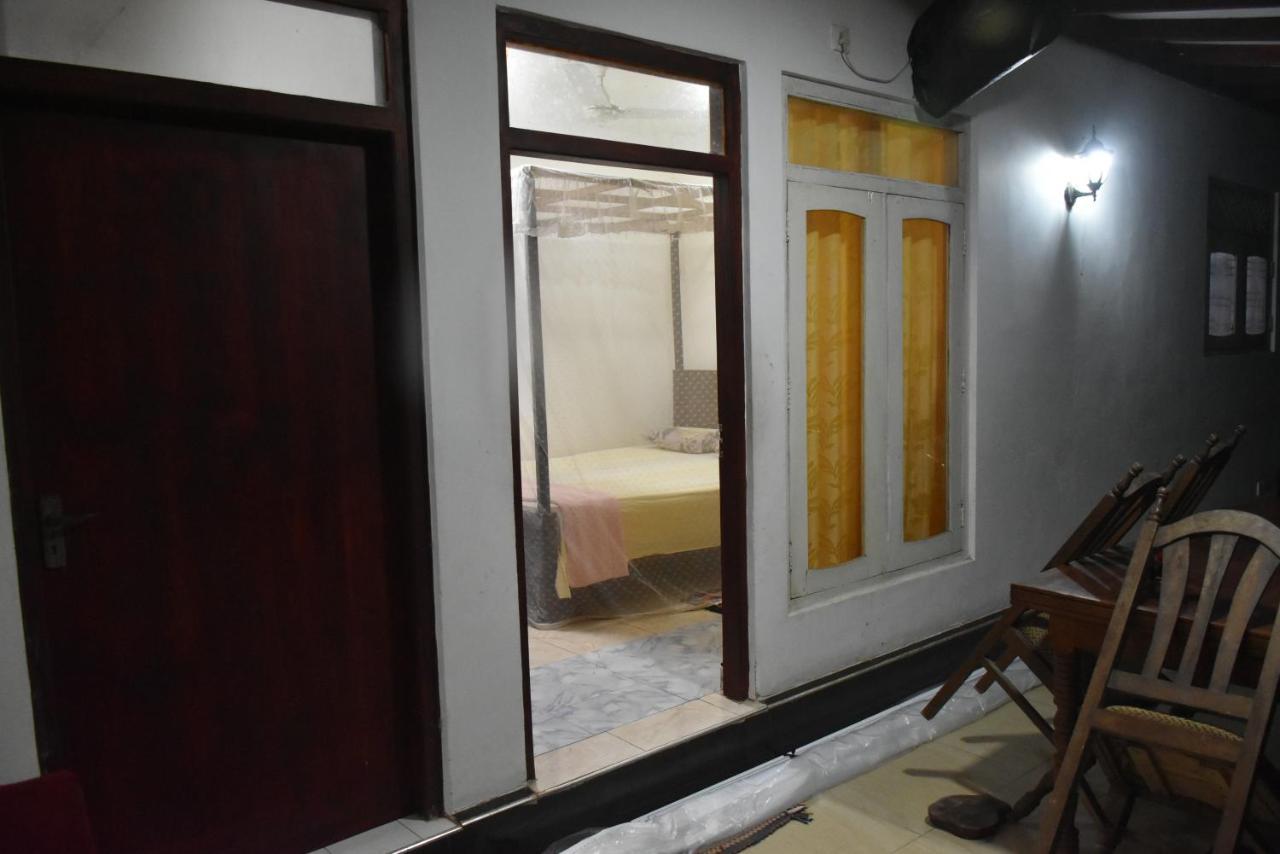 Surf Corner Hotel Matara Luaran gambar