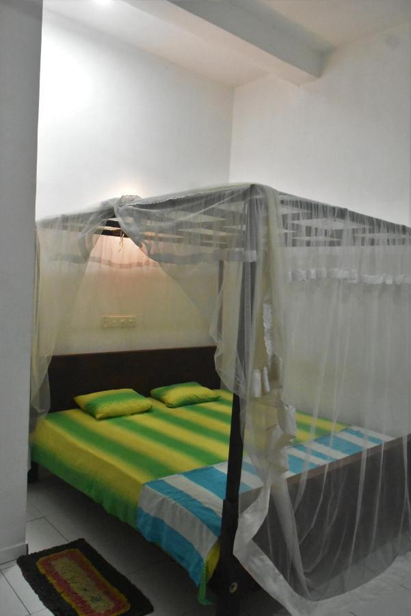 Surf Corner Hotel Matara Luaran gambar